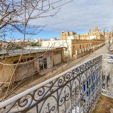 Mizzi 87 Bed & Breakfast Victoria Bagian luar foto
