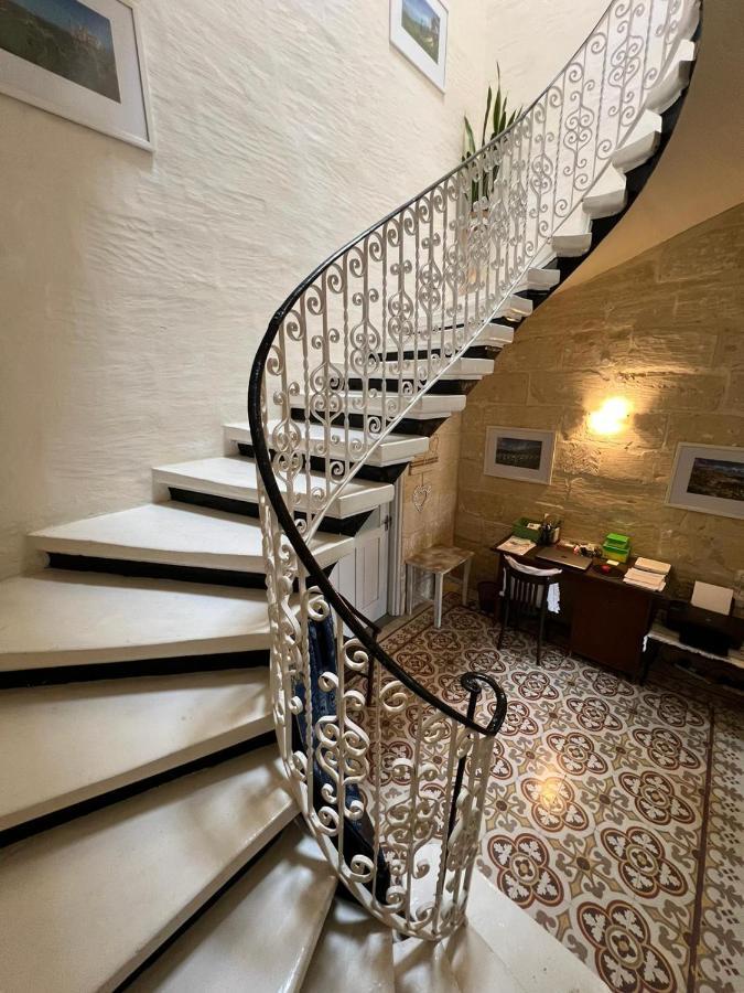 Mizzi 87 Bed & Breakfast Victoria Bagian luar foto